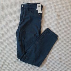 Abercrombie & Fitch Blue Ankle Jean